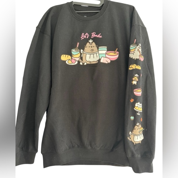 Welcome To Pusheen Cafe - Black Crewneck Pusheen "Let's Bake" sweatshirt Sz L - Picture 1 of 6